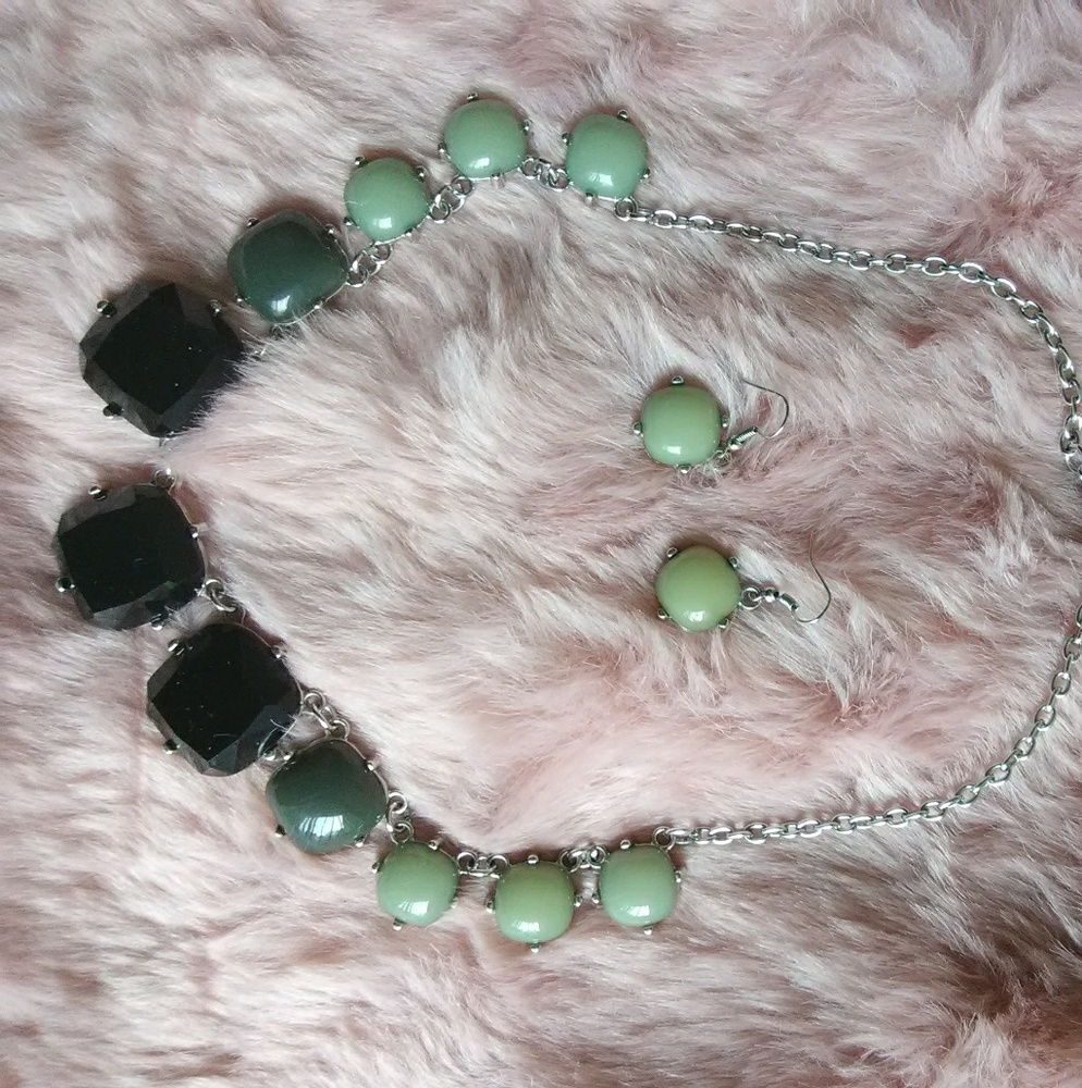Necklace /earrings